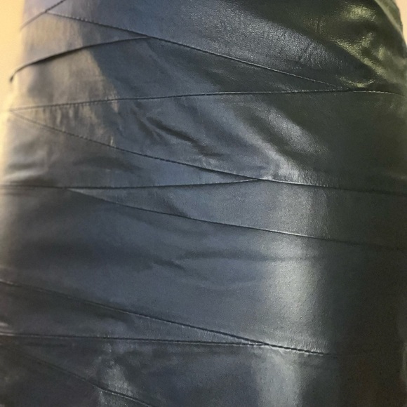 Linea Domani Leather Skirt 8 - Picture 5 of 9